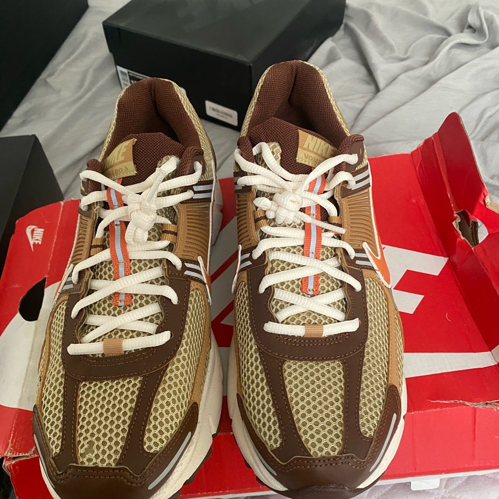 Nike Men's Brown and Tan Zoom Vomero 5 Sz10